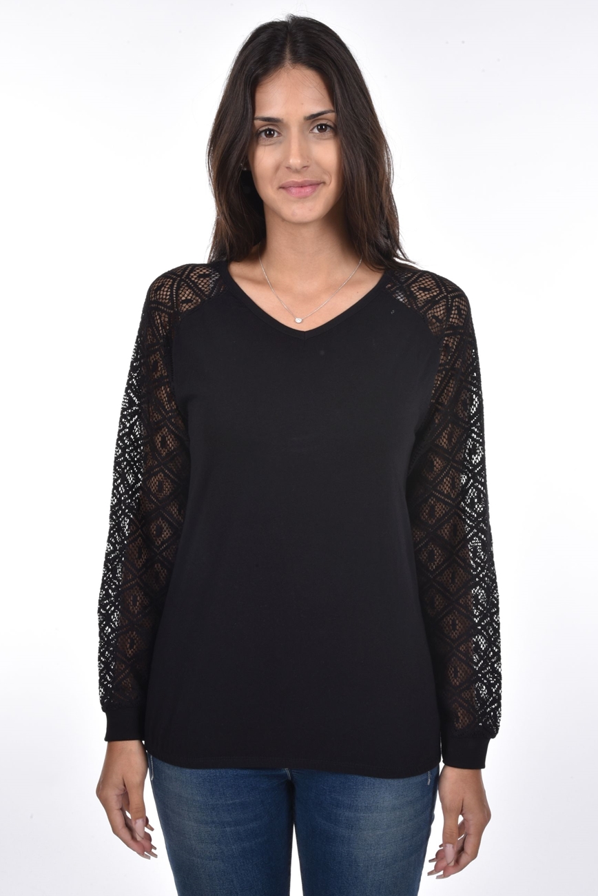 Noelle T-Shirt lace sleeves