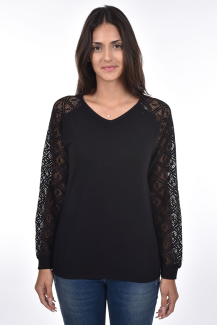 Noelle T-Shirt lace sleeves